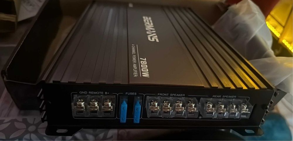 Amplificator audio auto