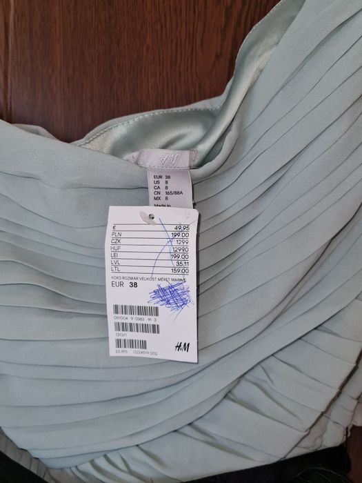 Rochie H&M, noua cu eticheta