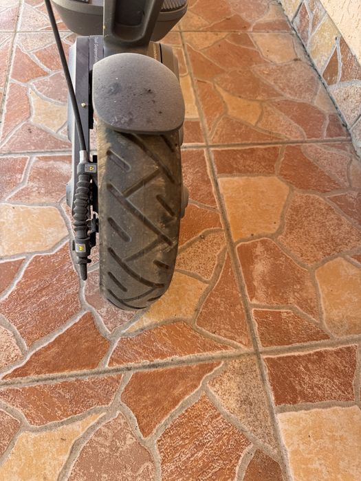 Trotinetă electrică Xiaomi Electric Scooter 4 Ultra – stare excelentă, utilizată foarte puțin