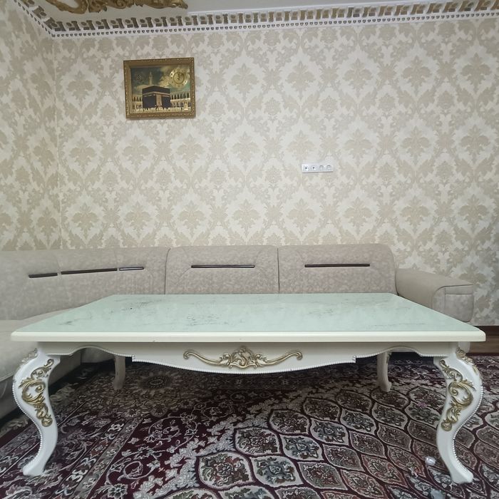 Новый уголок с столом и сидушками