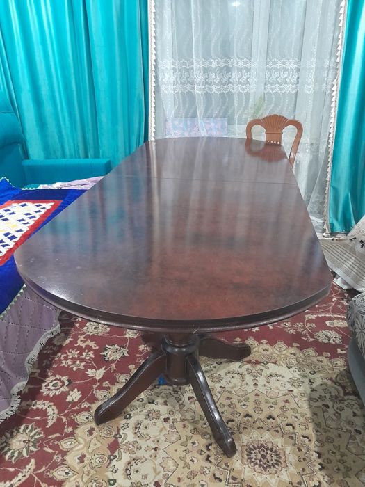 Стол для гостиной