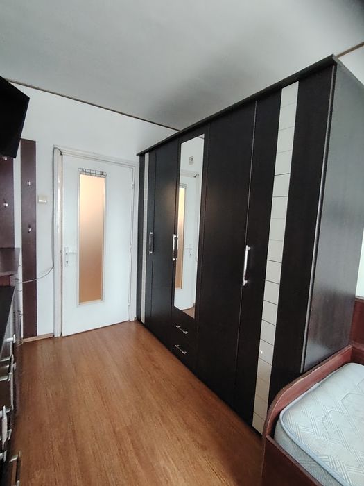 Camera de închiriat în apartament
