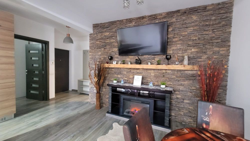 Închiriez apartament cu 2 camere Brașov