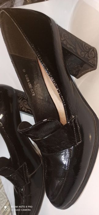 Туфли 40размер с удобным подошвой
