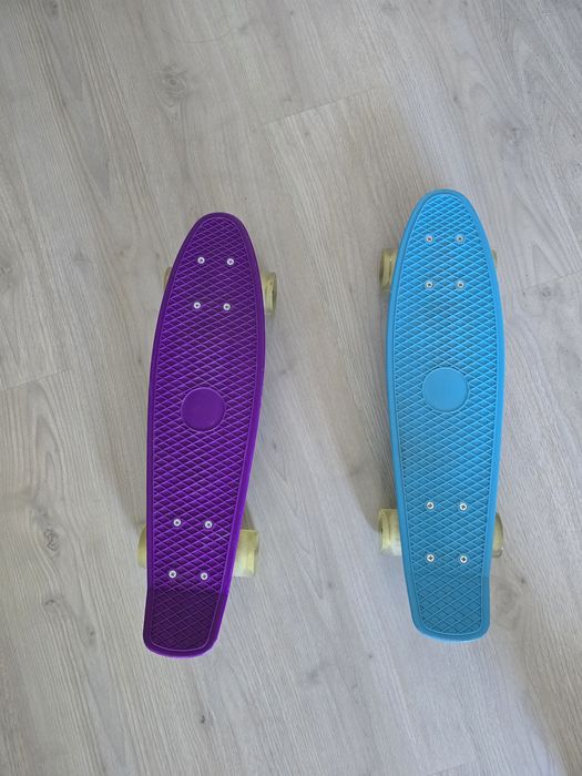 Skateboard/Penny Board cu Roti si lumini Led
-confectionat din