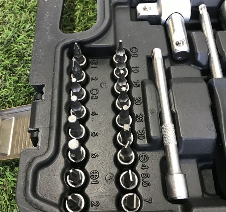 Набор инструментов [ 82 предмета ]