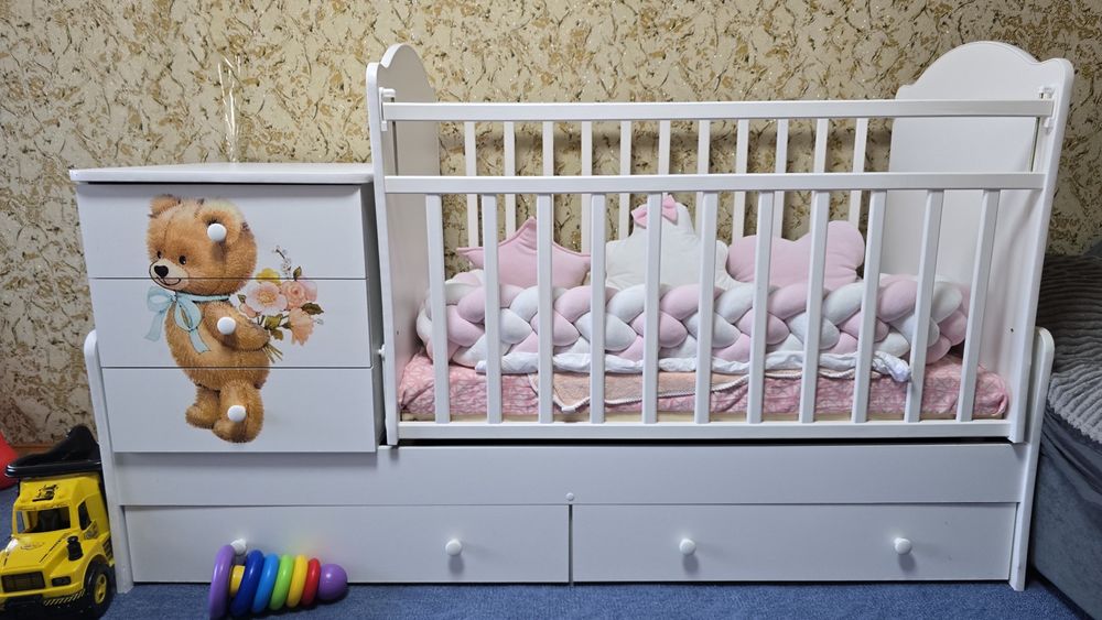 Детская кроватка