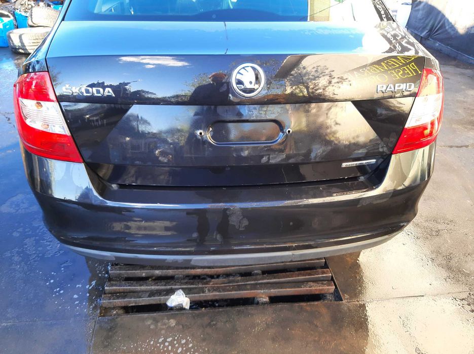 dezmembrez skoda rapid cod motor CAYC/usa fata rapid/hayon rapid/usa