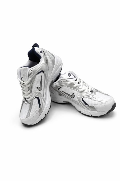 Nike Running маратонки цвят: бял 39 номер