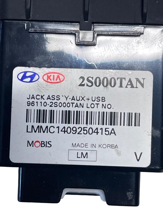 Conector Priza Usb Hyundai Ix35 Lm, El, Elh 2009 -> 96110-2S000