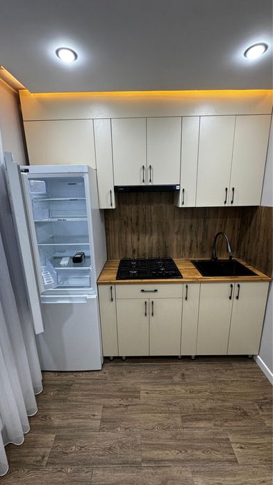 LUX квартира посуточно. Рядом Женис парка