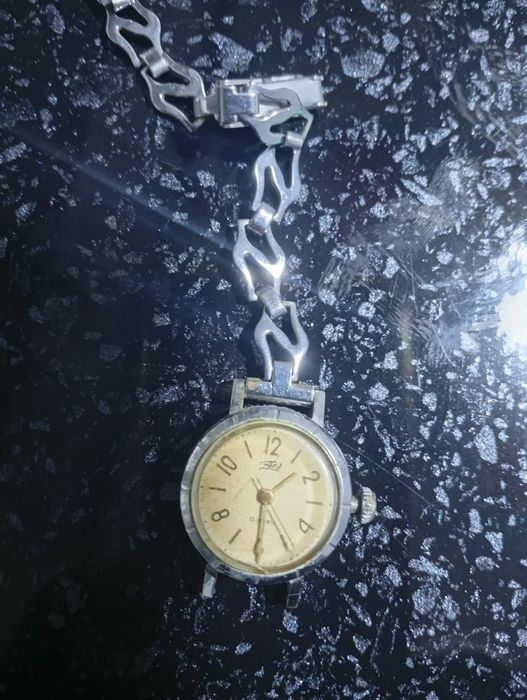 Соат сотилади. Заря.