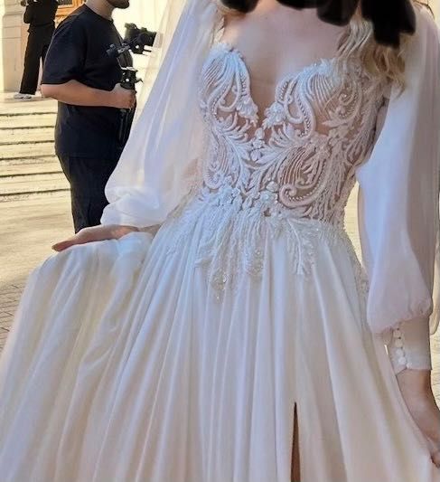 Rochie de mireasǎ La Novia