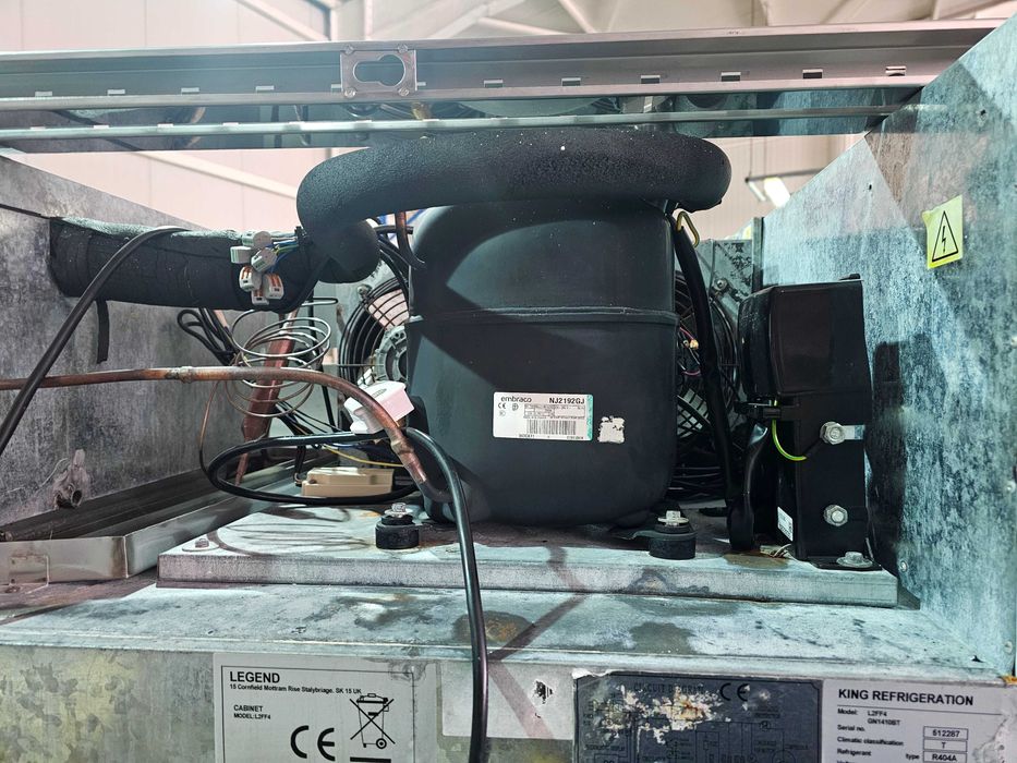 Неръждаем двукрилен хладилник - минусов