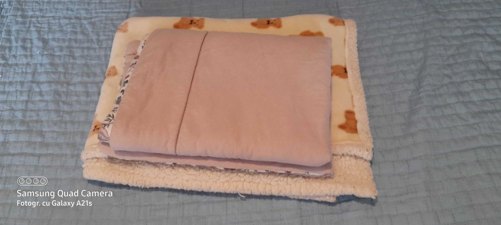 Lot pături 2bucati si un prosop zara pret 40ron