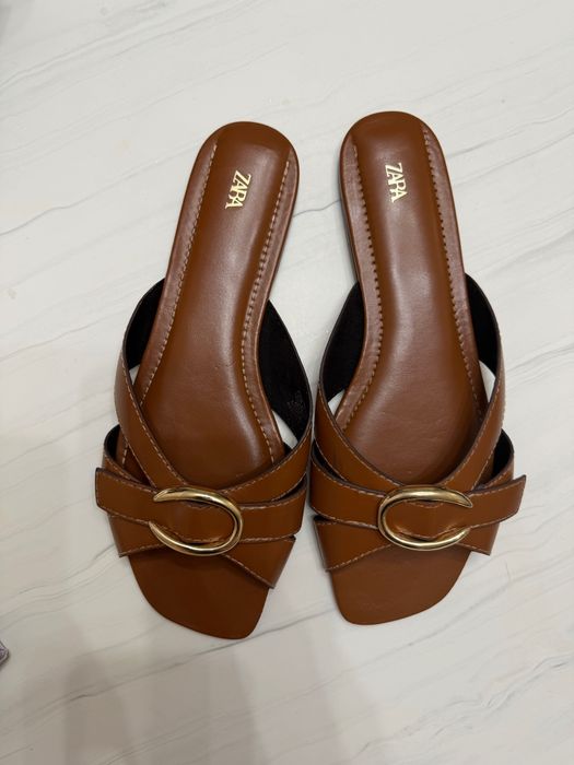 Кожаные шлепки Zara сандалии