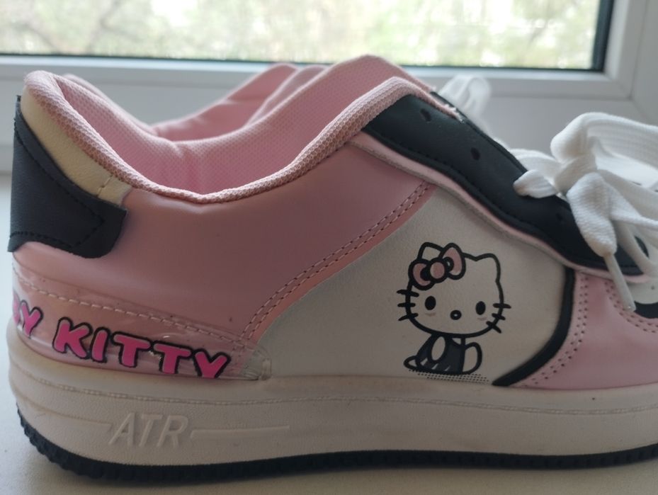 Новые Hello Kitty кроссовки 39.5разм.