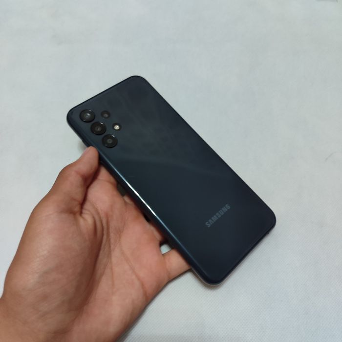 Samsung Galaxy A13 srochni sotiladi ideal