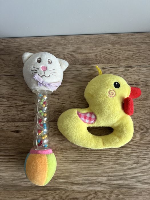 Музикални и дрънкащи бебешки играчки