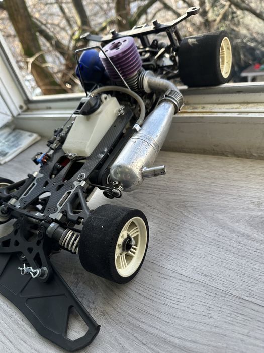 Automodel 1/8 nitro Mugen Seiki mrx5