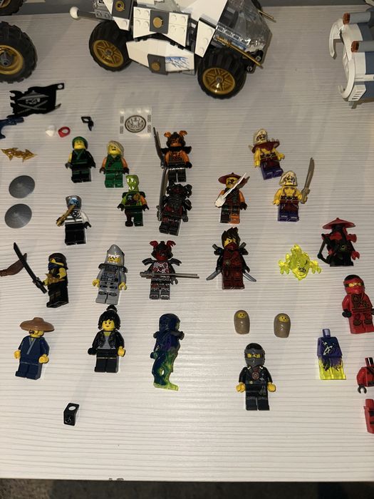 Lot figurine+vehicule lego ninjago