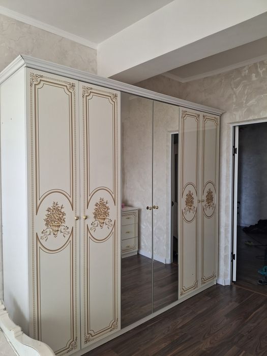 Спальный гарнитур сатылады