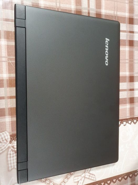 Лаптоп Lenovo B50-10 / Подарък чантичка