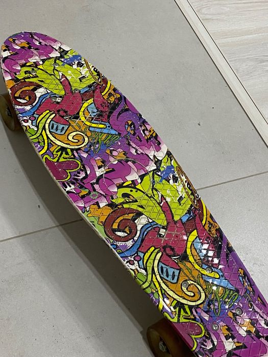скейтборд разноцветный