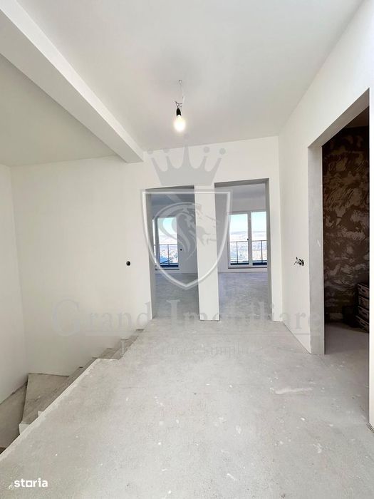 Duplex de vanzare 270 mp, zona Floresti