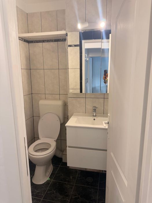 Apartament Central (Piata Mica), 3 camere decomandate, 2 balcoane, centrala proprie, etaj 1