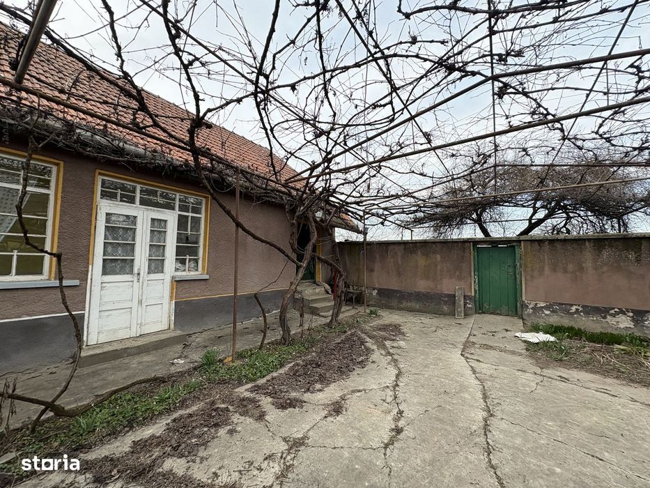 Casa de vanzare Santion ,teren 3800 mp