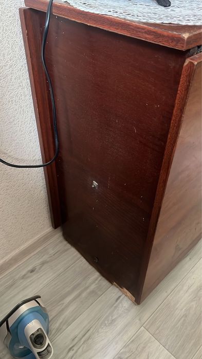 Продам стол книжку