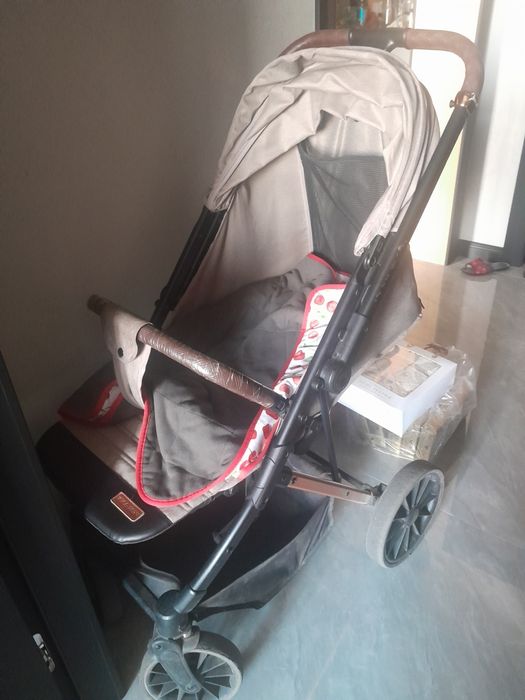 Продам коляску 20тыс