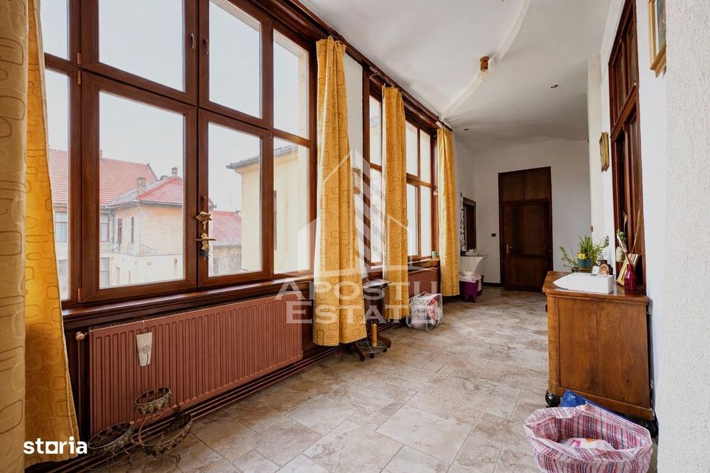 Apartament elegant in palat istoric restaurat, Timisoara Piata Maria