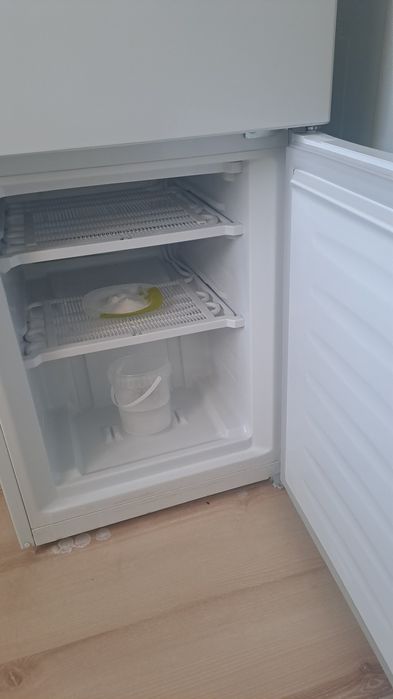 Продаю холодильник