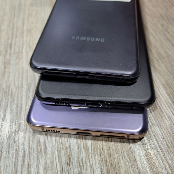 Samsung Galaxy S21.  5G