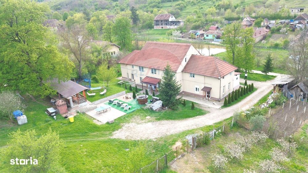 Hotel / Pensiune cu 16 camere de vânzare