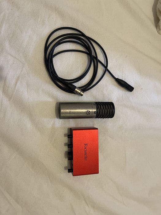 Set microfon Aston Spirit cu placa de suntet Focusrite si cablu XLR