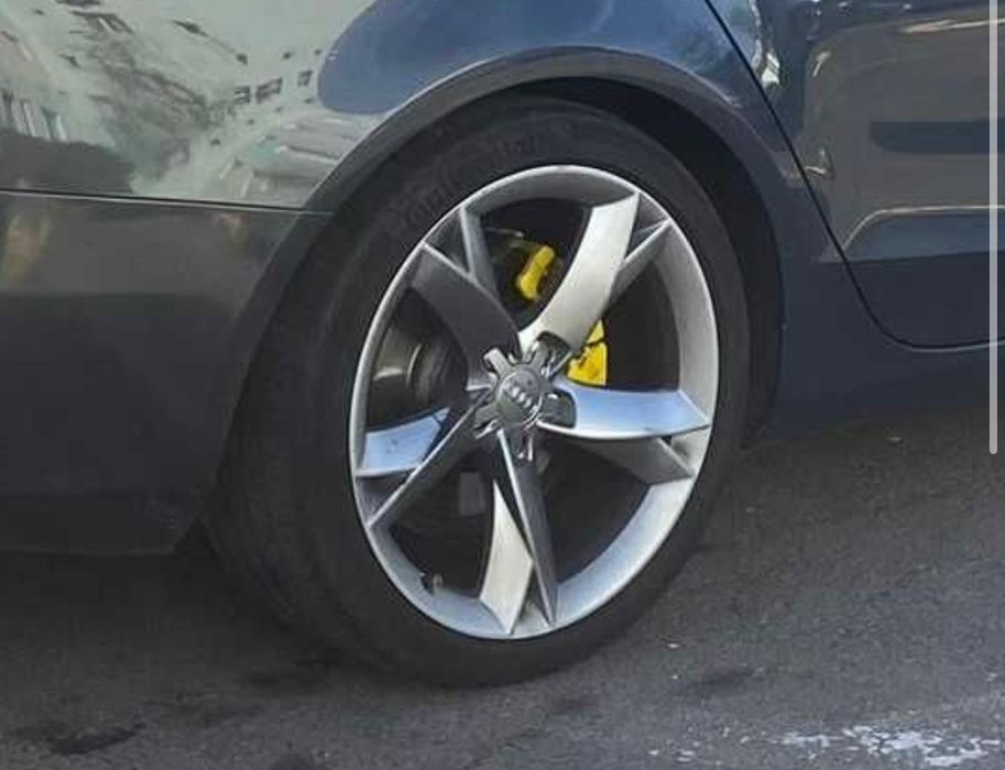 Audi A4 B8 automata 2.0 tfsi +jante aliaj vara /iarna

Motorizare 2.0 TFSI

Cutie Automata multitronic 8+1

Km: 250.000

Climatronic
Senzori de ploaie