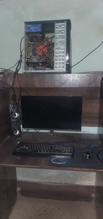 Stolga qoyiladigan kompyuterlar 10 dona