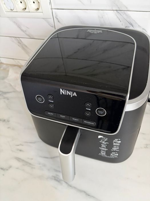 Friteuza cu aer cald  Ninja AF140 / NOU / 0 ore utilizare