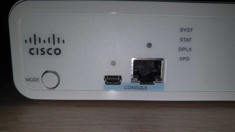 Switch Cisco ws-C2960C-8TC-L excelent streaming audio