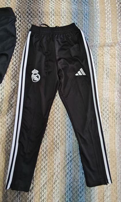 Продам спортивный костюм