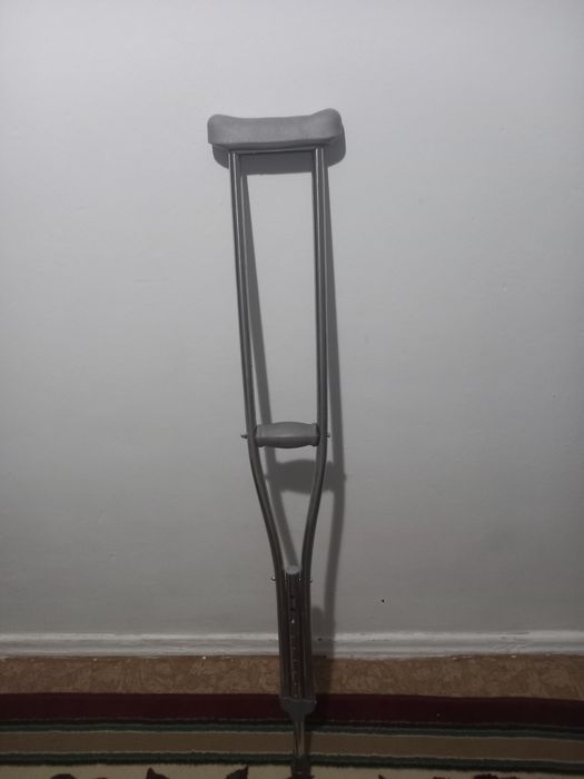 Подмышечные костыли