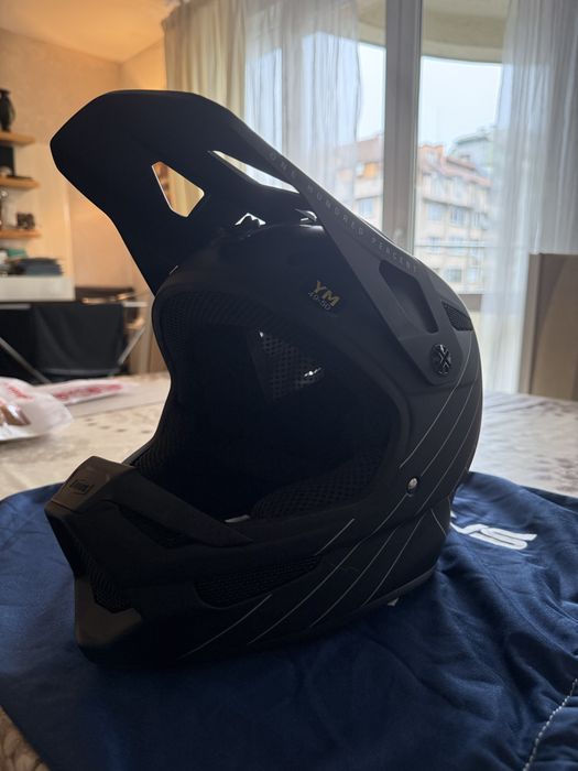 Каска 100 percent status черна