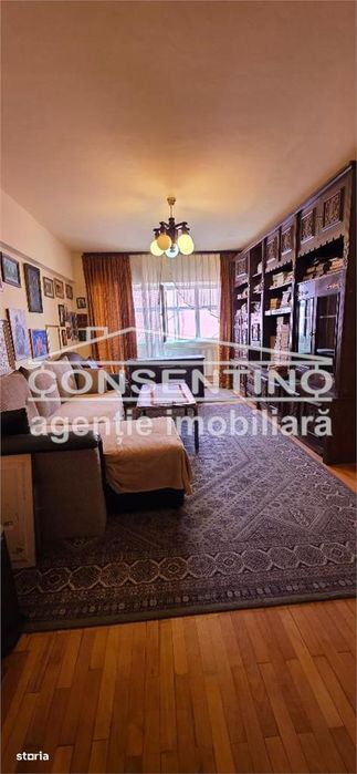 Se vinde imobil cu 4 camere, pe Unirii Sud , liber , cu 3 balcoane — fotografia 1