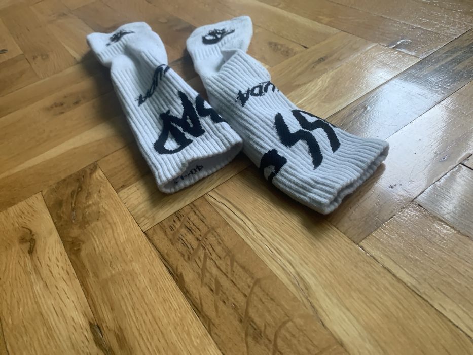 Луда чорапи бели 40-42, за повече информация пишете.