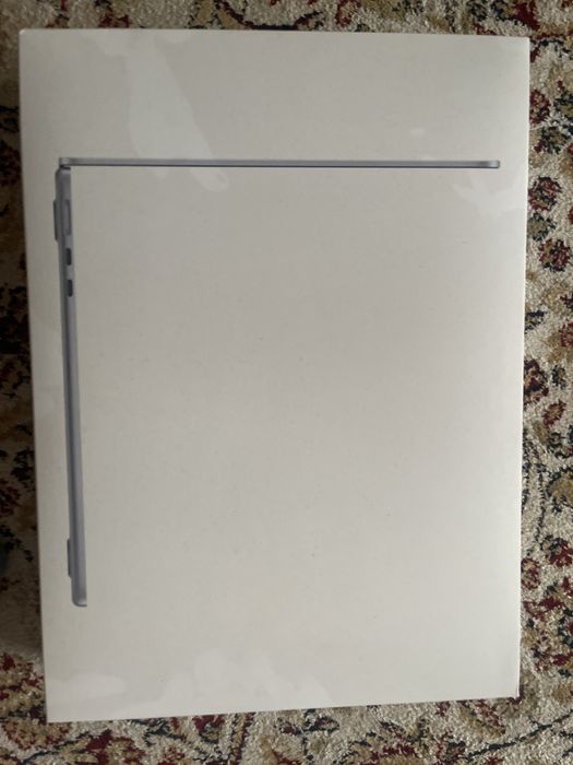 Mac book m5 air. Оригинал