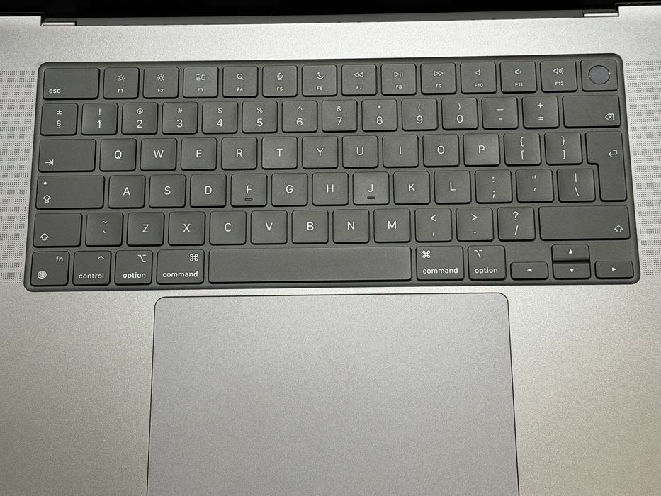 MacBook Pro 16" M4 Pro  24GB RAM  512GB SSD| Space Black Гаранция Пълен Комплект 100% Батерия