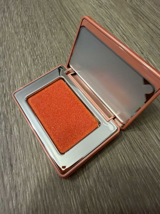 Natasha Denona Bloom Highlighting Blush